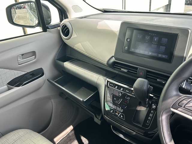 日産 デイズ X 山形県 2022(令4)年 1.3万km スターリングシルバーM ４WD/スマートキー/社外ディスプレイオーディオ/（Bluetooth）/社外ホイールスタッドレス車載/155/65/R14(6mm)/DN席シートヒーター/純正アルミホイール/純正フロアマット/横滑り防止装置/ドアバイザー/電動格納ミラー