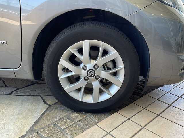 日産 ノート e－パワー X Vセレクション 静岡県 2020(令2)年 1.9万km グレー 社外ナビ/・ストラーダナビ/・CD/・DVD/・Bluetooth/・AM/・FM/主要装備/・全方位カメラ/・衝突軽減ブレーキ/・横滑り防止/・ETC/・LEDヘッドライト/・レーンキープアシスト/・プッシュスタート/・コーナーセンサー/・オートライト/・純正アルミホイール