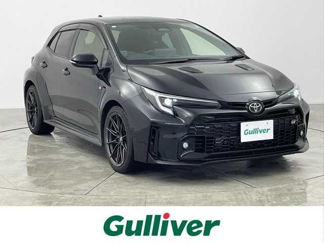 トヨタ ＧＲカローラ RZ 愛知県 2023(令5)年 1.8万km プレシャスブラックパール 6速MT/4WD/GR専用装備/　　・専用セミバケットフロントシート/　　・専用レッドシートベルト/　　・3本出しマフラー/　　・GRキャリパー/　　・純正メタルスターチタンブラック塗装18インチアルミホイール/　　・フロアマット/純正8インチコネクテッドナビ対応ディスプレイオーディオPlus/JBLプレミアムサウンド/フルセグTV/HUD/ビルトインETC/トヨタセーフティセンス　/　　・プリクラッシュセーフティ/　　・レーンディバーチャーアラート/　　・レーダークルーズコントロール/　　・ロードサインアシスト/　　・オートマチックハイビーム/ブラインドスポットモニター/スマートキー