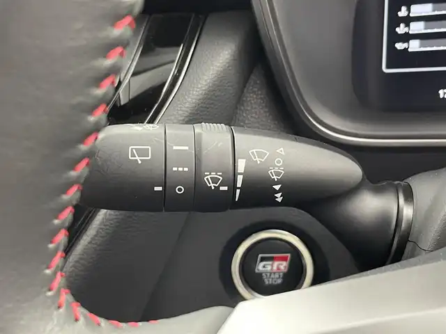 トヨタ ＧＲカローラ RZ 愛知県 2023(令5)年 1.8万km プレシャスブラックパール 6速MT/4WD/GR専用装備/　　・専用セミバケットフロントシート/　　・専用レッドシートベルト/　　・3本出しマフラー/　　・GRキャリパー/　　・純正メタルスターチタンブラック塗装18インチアルミホイール/　　・フロアマット/純正8インチコネクテッドナビ対応ディスプレイオーディオPlus/JBLプレミアムサウンド/フルセグTV/HUD/ビルトインETC/トヨタセーフティセンス　/　　・プリクラッシュセーフティ/　　・レーンディバーチャーアラート/　　・レーダークルーズコントロール/　　・ロードサインアシスト/　　・オートマチックハイビーム/ブラインドスポットモニター/スマートキー