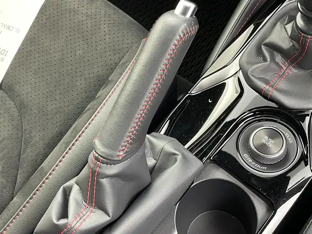 トヨタ ＧＲカローラ RZ 愛知県 2023(令5)年 1.8万km プレシャスブラックパール 6速MT/4WD/GR専用装備/　　・専用セミバケットフロントシート/　　・専用レッドシートベルト/　　・3本出しマフラー/　　・GRキャリパー/　　・純正メタルスターチタンブラック塗装18インチアルミホイール/　　・フロアマット/純正8インチコネクテッドナビ対応ディスプレイオーディオPlus/JBLプレミアムサウンド/フルセグTV/HUD/ビルトインETC/トヨタセーフティセンス　/　　・プリクラッシュセーフティ/　　・レーンディバーチャーアラート/　　・レーダークルーズコントロール/　　・ロードサインアシスト/　　・オートマチックハイビーム/ブラインドスポットモニター/スマートキー