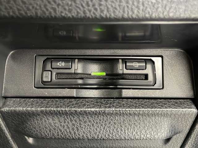 トヨタ エスクァイア Gi 長野県 2020(令2)年 4.1万km ホワイトパールクリスタルシャイン ALPINEナビ&フルセグTV&CD&DVD&USB&BT/ALPINEフリップダウンモニター/クルーズコントロール/レーンディパーチャーアラート/車線逸脱警報/プリクラッシュセーフティ/クリアランスソナー/パーキングサポートブレーキ/オートマチックハイビーム/先行車発進告知/社外前方ドライブレコーダー/両側パワースライドドア/合皮シート/前席シートヒーター/ステアリングスイッチ/ウォークスルー/2列目サンシェード/バックカメラ/ビルトインETC/LEDヘッドライト/オートライト/フロントフォグランプ/電動格納ミラー/ウィンカーミラー/純正15インチAW装着/社外フロアマット/ドアバイザー/プッシュスタート/スマートキー