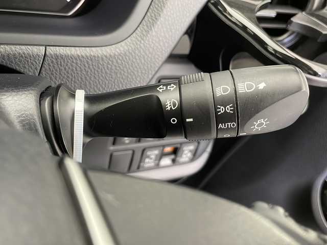 トヨタ エスクァイア Gi 長野県 2020(令2)年 4.1万km ホワイトパールクリスタルシャイン ALPINEナビ&フルセグTV&CD&DVD&USB&BT/ALPINEフリップダウンモニター/クルーズコントロール/レーンディパーチャーアラート/車線逸脱警報/プリクラッシュセーフティ/クリアランスソナー/パーキングサポートブレーキ/オートマチックハイビーム/先行車発進告知/社外前方ドライブレコーダー/両側パワースライドドア/合皮シート/前席シートヒーター/ステアリングスイッチ/ウォークスルー/2列目サンシェード/バックカメラ/ビルトインETC/LEDヘッドライト/オートライト/フロントフォグランプ/電動格納ミラー/ウィンカーミラー/純正15インチAW装着/社外フロアマット/ドアバイザー/プッシュスタート/スマートキー