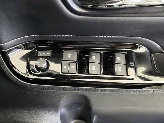 トヨタ エスクァイア Gi 長野県 2020(令2)年 4.1万km ホワイトパールクリスタルシャイン ALPINEナビ&フルセグTV&CD&DVD&USB&BT/ALPINEフリップダウンモニター/クルーズコントロール/レーンディパーチャーアラート/車線逸脱警報/プリクラッシュセーフティ/クリアランスソナー/パーキングサポートブレーキ/オートマチックハイビーム/先行車発進告知/社外前方ドライブレコーダー/両側パワースライドドア/合皮シート/前席シートヒーター/ステアリングスイッチ/ウォークスルー/2列目サンシェード/バックカメラ/ビルトインETC/LEDヘッドライト/オートライト/フロントフォグランプ/電動格納ミラー/ウィンカーミラー/純正15インチAW装着/社外フロアマット/ドアバイザー/プッシュスタート/スマートキー