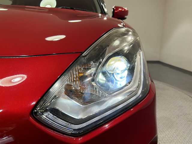 スズキ スイフト HYBRID RS 愛知県 2017(平29)年 5.4万km バーニングレッドPM 純正ＳＤナビ　/（Bluetooth/地デジ/SD/CD・DVD再生/iPod/FM/AM)/シートヒーター　/ＬＥＤヘッドライト　/バックカメラ　/パドルシフト　/プッシュスタート　/　　-スマートキー/横滑り防止　/ＥＴＣ　/アイドリングストップ　/純正フロアマット　/純正16インチAW/フォグランプ/ステアリンスイッチ