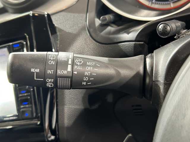 スズキ スイフト HYBRID RS 愛知県 2017(平29)年 5.4万km バーニングレッドPM 純正ＳＤナビ　/（Bluetooth/地デジ/SD/CD・DVD再生/iPod/FM/AM)/シートヒーター　/ＬＥＤヘッドライト　/バックカメラ　/パドルシフト　/プッシュスタート　/　　-スマートキー/横滑り防止　/ＥＴＣ　/アイドリングストップ　/純正フロアマット　/純正16インチAW/フォグランプ/ステアリンスイッチ