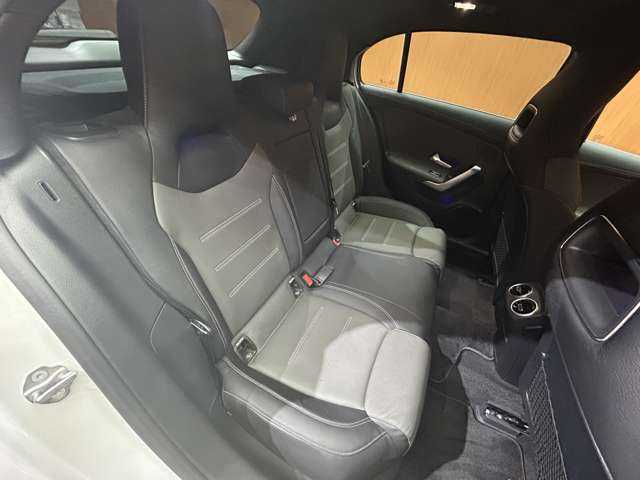 メルセデス・ベンツ Ａ２００ｄ AMGライン 千葉県 2020(令2)年 4.1万km デジタルホワイト レザーエクスクルーシブＰＫＧ　/アドバンスドＰＫＧ　/パノラマＳＲ　/ＡＣＣ　/ＨＵＤ　/灰黒革シート　/ナビ　/ＴＶ　/Ｂｌｕｅｔｏｏｔｈ接続　/３６０°　/シートヒーター　/衝突軽減Ｂ　/ＢＳＭ　/ＬＫＡ　/１オーナー