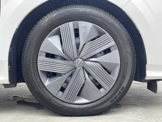 日産 ノート X 三重県 2023(令5)年 2.6万km ピュアホワイトパール 禁煙車/社外ナビ/・AM/FM/CD/DVD/iPod/Bluetooth/エマージェンシーブレーキ/バックカメラ/オートハイビーム/オートライト/ドライブレコーダー/ETC/電動パーキング/プッシュスタート/スマートキー/スペアキー/LEDヘッドライト/360°セーフティ/駐車支援/速度標識表示/標識検知支援