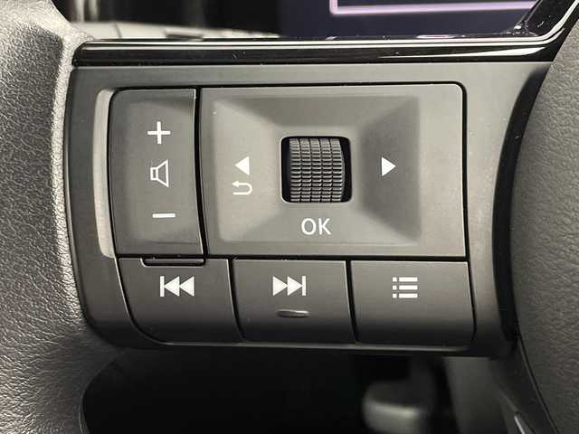 日産 ノート X 三重県 2023(令5)年 2.6万km ピュアホワイトパール 禁煙車/社外ナビ/・AM/FM/CD/DVD/iPod/Bluetooth/エマージェンシーブレーキ/バックカメラ/オートハイビーム/オートライト/ドライブレコーダー/ETC/電動パーキング/プッシュスタート/スマートキー/スペアキー/LEDヘッドライト/360°セーフティ/駐車支援/速度標識表示/標識検知支援
