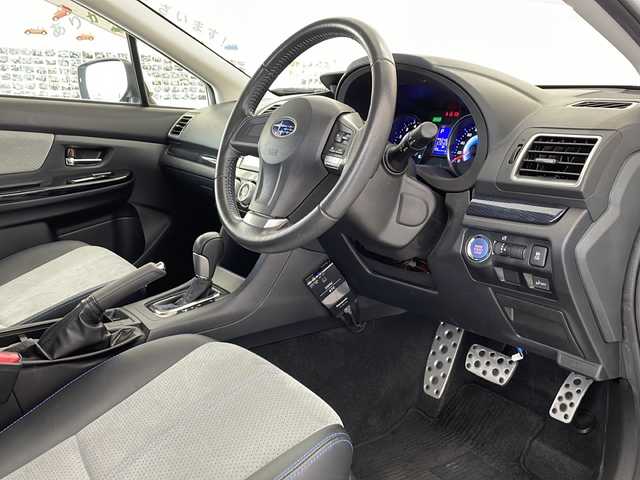 スバル インプレッサ スポーツ HV 2．0i-S アイサイト 新潟県 2016(平28)年 7.3万km クリスタルホワイトP 4WD/純正SDナビ(CN-LR710D)/CD/DVD/BT/フルセグテレビ/バックカメラ/ETC/衝突被害軽減ブレーキ/レーンキープアシスト/レーダークルーズコントロール/半革シート/パワーシート/パドルシフト/スマートキー/プッシュスタート/キセノンヘッドライト/オートライト/フォグランプ/純正17インチアルミホイール