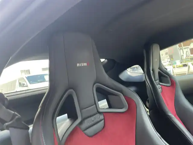 日産 フェアレディ Ｚ ニスモ 愛知県 2019(令1)年 6.5万km ブリリアントホワイトパール AIS検査実施済　評価点4.5点　/ワンオーナー　/メーカーＨＤＤナビ　/バックカメラ　/ハーフレザー　/パドルシフト　/ＨＩＤヘッド　/ＢＯＳＥプレミアムサウンド　/オートライト　/インテリジェントキー　/ドライブレコーダー　/スペアキー　/保証書　/説明書