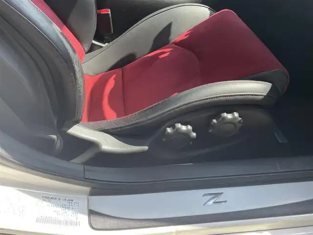 日産 フェアレディ Ｚ ニスモ 愛知県 2019(令1)年 6.5万km ブリリアントホワイトパール AIS検査実施済　評価点4.5点　/ワンオーナー　/メーカーＨＤＤナビ　/バックカメラ　/ハーフレザー　/パドルシフト　/ＨＩＤヘッド　/ＢＯＳＥプレミアムサウンド　/オートライト　/インテリジェントキー　/ドライブレコーダー　/スペアキー　/保証書　/説明書