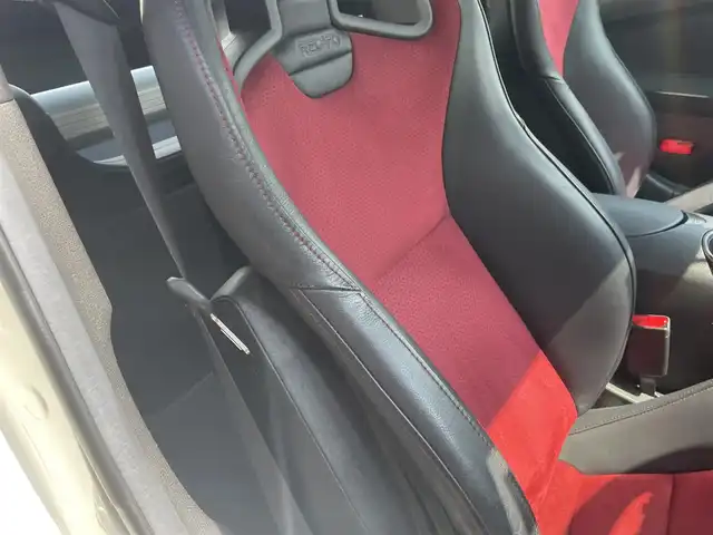 日産 フェアレディ Ｚ ニスモ 愛知県 2019(令1)年 6.5万km ブリリアントホワイトパール AIS検査実施済　評価点4.5点　/ワンオーナー　/メーカーＨＤＤナビ　/バックカメラ　/ハーフレザー　/パドルシフト　/ＨＩＤヘッド　/ＢＯＳＥプレミアムサウンド　/オートライト　/インテリジェントキー　/ドライブレコーダー　/スペアキー　/保証書　/説明書