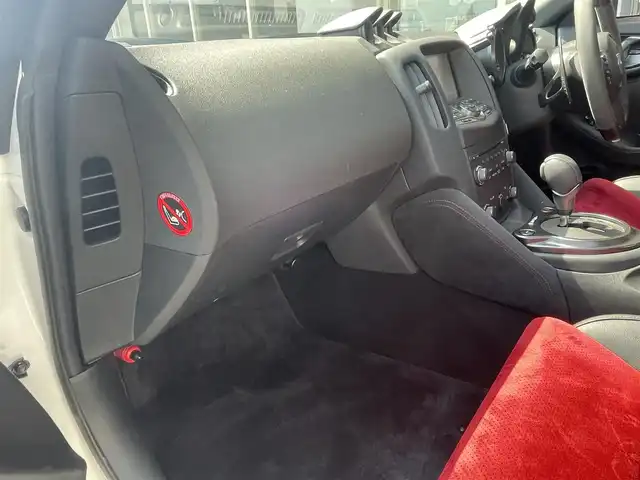 日産 フェアレディ Ｚ ニスモ 愛知県 2019(令1)年 6.5万km ブリリアントホワイトパール AIS検査実施済　評価点4.5点　/ワンオーナー　/メーカーＨＤＤナビ　/バックカメラ　/ハーフレザー　/パドルシフト　/ＨＩＤヘッド　/ＢＯＳＥプレミアムサウンド　/オートライト　/インテリジェントキー　/ドライブレコーダー　/スペアキー　/保証書　/説明書
