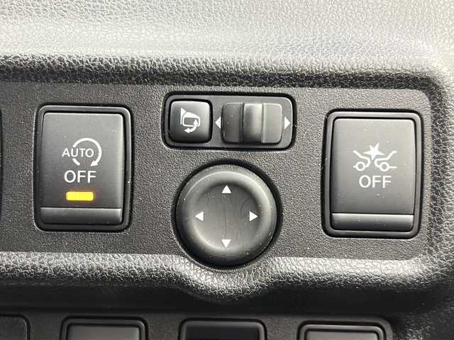 日産 ノート X 宮城県 2019(平31)年 3.8万km インペリアルアンバーP 禁煙車/エマージェンシーブレーキ/車線逸脱支援システム/デジタルインナーミラー/純正7インチナビ/・BT.CD.SD.AUX/・フルセグTV/プッシュスタート/スマートキー/横滑り防止/アイドリングストップ/LEDヘッドライト/社外フロアマット/ドアバイザー/オートエアコン/電格ミラー