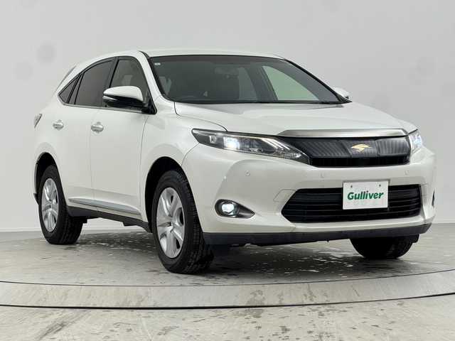 トヨタ ハリアー グランド 熊本県 2017(平29)年 2.2万km ホワイトパールクリスタルシャイン 純正ナビ(NSCD-W66)/CD/DVD/AM/FM/SD/BT/衝突軽減ブレーキ/レーダークルーズコントロール/スマートキー　スペア1本/ステアリングスイッチ/オートライト/バックカメラ/フォグライト/電動格納ミラー/フロアマット/ETC