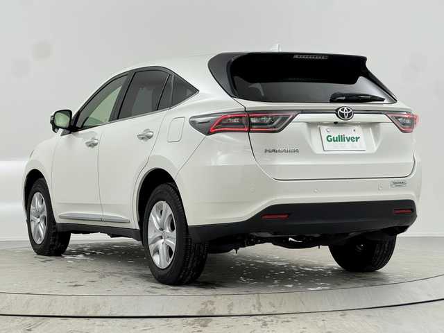 トヨタ ハリアー グランド 熊本県 2017(平29)年 2.2万km ホワイトパールクリスタルシャイン 純正ナビ(NSCD-W66)/CD/DVD/AM/FM/SD/BT/衝突軽減ブレーキ/レーダークルーズコントロール/スマートキー　スペア1本/ステアリングスイッチ/オートライト/バックカメラ/フォグライト/電動格納ミラー/フロアマット/ETC