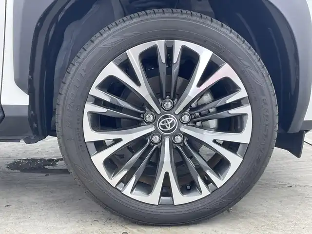 トヨタ ヤリスクロス ハイブリッド Z 群馬県 2023(令5)年 1.6万km プラチナホワイトパールマイカ 純正８型ナビ　バックカメラ　アダプティブクルーズコントロール　レーンキープアシスト　衝突被害軽減ブレーキ　シートヒーター　オートマチックハイビーム　ドライブレコーダー　パワーシート　ＥＴＣ　禁煙車