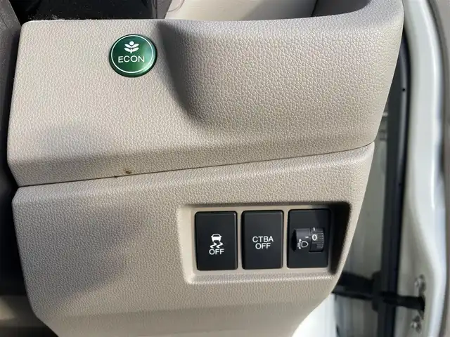 ホンダ Ｎ ＷＧＮ G Lパッケージ 富山県 2017(平29)年 8.3万km プレミアムホワイトパールⅡ ４ＷＤ／/ワンオーナ－／/社外７インチナビ／/フルセグＴＶ／/ＤＶＤ再生／/バックカメラ／/ビルトインＥＴＣ／/運転席助手席シートヒーター／/シティブレーキアシスト／/ホイール付き冬タイヤ４本積み込み／/スマートキー