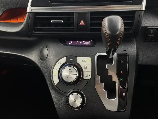 トヨタ シエンタ G クエロ 新潟県 2018(平30)年 4.3万km ホワイトパールクリスタルシャイン プッシュスタート/ＴＳＳ/純正ナビ　/バックモニター　/ＥＴＣ　/フルセグＴＶ　/Ｂｌｕｅｔｏｏｔｈ接続　/両側パワースライドドア　/ＬＥＤライト　/ハーフレザーシート　/ステアリングスイッチ　/レーンキープアシスト　/電動格納ミラー/ビルトインETC