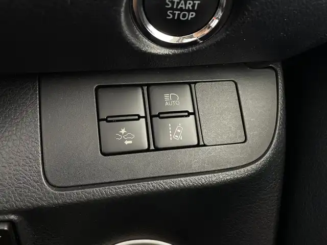 トヨタ シエンタ G クエロ 新潟県 2018(平30)年 4.3万km ホワイトパールクリスタルシャイン プッシュスタート/ＴＳＳ/純正ナビ　/バックモニター　/ＥＴＣ　/フルセグＴＶ　/Ｂｌｕｅｔｏｏｔｈ接続　/両側パワースライドドア　/ＬＥＤライト　/ハーフレザーシート　/ステアリングスイッチ　/レーンキープアシスト　/電動格納ミラー/ビルトインETC