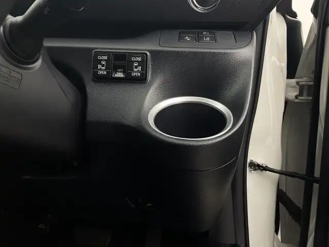 トヨタ シエンタ G クエロ 新潟県 2018(平30)年 4.3万km ホワイトパールクリスタルシャイン プッシュスタート/ＴＳＳ/純正ナビ　/バックモニター　/ＥＴＣ　/フルセグＴＶ　/Ｂｌｕｅｔｏｏｔｈ接続　/両側パワースライドドア　/ＬＥＤライト　/ハーフレザーシート　/ステアリングスイッチ　/レーンキープアシスト　/電動格納ミラー/ビルトインETC