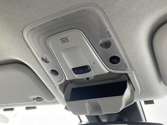 トヨタ プリウス Sセーフティプラス 新潟県 2019(平31)年 7万km ホワイトパールクリスタルシャイン 純正9インチナビ(NSZT-Y68T)/(Bluetooth/CD/DVD/FM/AM)/フルセグテレビ/バックカメラ/プリクラッシュセーフティー/ビルトインETC/ウィンカーミラー/プッシュスタート/ドアバイザー/オートライト/パーキングアシスト/ウィンカーミラー/電動格納ミラー