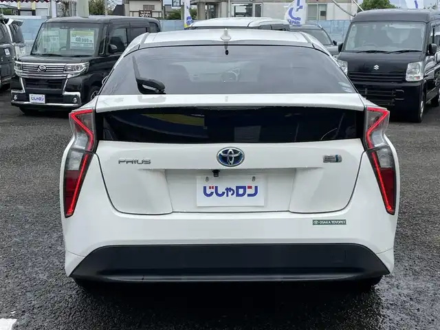 トヨタ プリウス S 徳島県 2017(平29)年 13.4万km スーパーホワイトⅡ (株)IDOMが運営する【じしゃロン徳島店】の自社ローン専用車両になりますこちらは現金またはオートローンご利用時の価格です。/自社ローンご希望の方は別途その旨お申付け下さい”										/										/										社外ナビ/Ｂモニター/ＬＥＤヘッドライト/レーダークルーズコントロール/ＥＴＣ