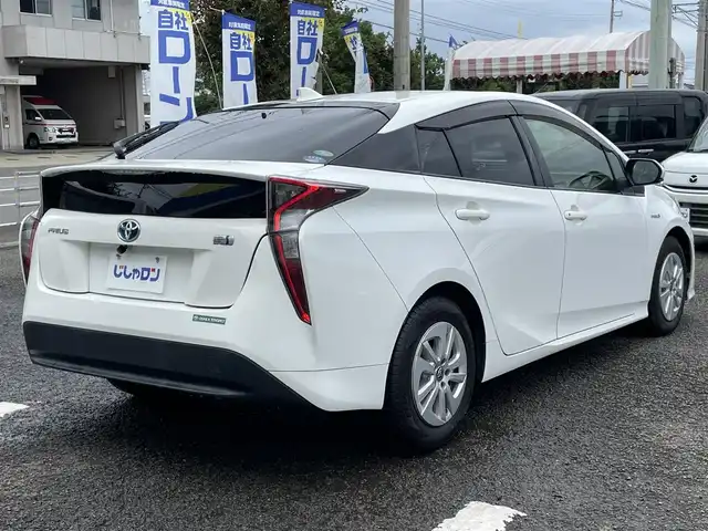 トヨタ プリウス S 徳島県 2017(平29)年 13.4万km スーパーホワイトⅡ (株)IDOMが運営する【じしゃロン徳島店】の自社ローン専用車両になりますこちらは現金またはオートローンご利用時の価格です。/自社ローンご希望の方は別途その旨お申付け下さい”										/										/										社外ナビ/Ｂモニター/ＬＥＤヘッドライト/レーダークルーズコントロール/ＥＴＣ