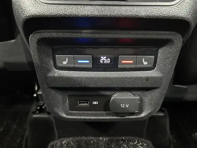 フォルクスワーゲン ティグアン TDI 4モーション ハイライン 鹿児島県 2019(令1)年 3.2万km アトランティックブルーメタリック 禁煙車/純正ナビ/　・Bluetooth/　・CD/DVD/　・AppleCarplay/　・AndroidAuto/　・SDカード/　・フルセグTV/全周囲カメラ/ブラインドスポットモニター/ヘッドアップディスプレイ/電動パーキングブレーキ/オートブレーキホールド/3ゾーンフルオートエアーコンディショナー/(運転席/助手席/後席独立調整、自動内気循環機能付)/運転席メモリーシート/全席シートヒーター/ビルトインETC2.0/電動リアゲート/電動格納ミラー/純正アルミホイール/LEDヘッドライト/フォグランプ/ワンオーナー