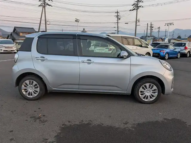 トヨタ パッソ モーダ　S 福井県 2018(平30)年 10.8万km シルバー 純正SDナビ（NSCD-W66）/・（ワンセグTV/CD/Bluetooth）/バックカメラ/スマートアシスト/アイドリングストップ/横滑り防止装置/エンジンスタートボタン/ETC/オートLEDライト/純正ホイールキャップ/純正フロアマット/スマートキー/保証書・取扱説明書