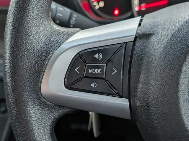 トヨタ パッソ モーダ　S 福井県 2018(平30)年 10.8万km シルバー 純正SDナビ（NSCD-W66）/・（ワンセグTV/CD/Bluetooth）/バックカメラ/スマートアシスト/アイドリングストップ/横滑り防止装置/エンジンスタートボタン/ETC/オートLEDライト/純正ホイールキャップ/純正フロアマット/スマートキー/保証書・取扱説明書