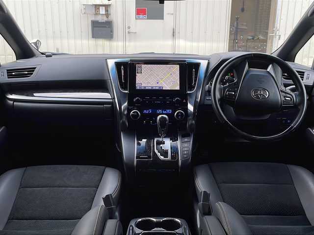 トヨタ アルファード S タイプゴールド 道北・旭川 2021(令3)年 3.4万km ラグジュアリーホワイトパールクリスタルシャインガラスフレーク /4WD//禁煙車//純正ディスプレイオーディオナビ機能付き//CD/DVD/BT/USB/フルセグ//純正フリップダウンモニター//両側パワースライドドア//パワーバックドア//ハーフレザーシート//バックカメラ//トヨタセーフティセンス//PCS/ACC/LTA/PKSB/RSA//クリアランスソナー//アイドリングストップ//オートハイビーム//オートライト//3眼LEDヘッドライト//フォグライト//オートリトラミラー//ビルトインETC2.0//前後ドライブレコーダー//純正フロアマット//ドアバイザー//プッシュスタート//保証書//取説