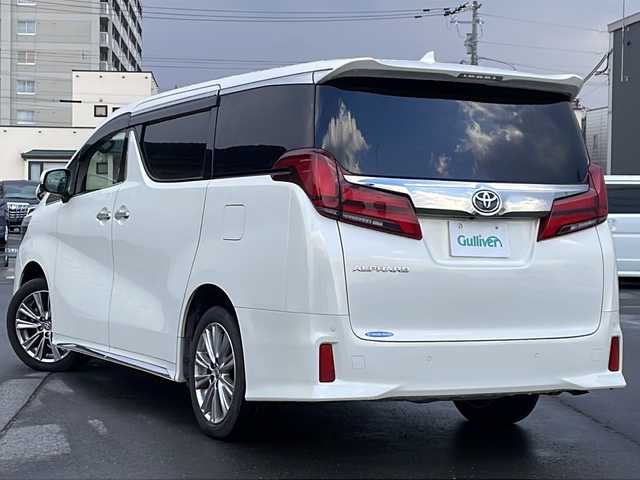 トヨタ アルファード S タイプゴールド 道北・旭川 2021(令3)年 3.4万km ラグジュアリーホワイトパールクリスタルシャインガラスフレーク /4WD//禁煙車//純正ディスプレイオーディオナビ機能付き//CD/DVD/BT/USB/フルセグ//純正フリップダウンモニター//両側パワースライドドア//パワーバックドア//ハーフレザーシート//バックカメラ//トヨタセーフティセンス//PCS/ACC/LTA/PKSB/RSA//クリアランスソナー//アイドリングストップ//オートハイビーム//オートライト//3眼LEDヘッドライト//フォグライト//オートリトラミラー//ビルトインETC2.0//前後ドライブレコーダー//純正フロアマット//ドアバイザー//プッシュスタート//保証書//取説