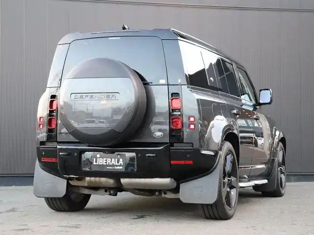 ランドローバー ランドローバー ディフェンダー 110 アーバナイト22 静岡県 2022(令4)年 2.5万km グレー 衝突軽減ブレーキ　/半革　/ＭＥＲＩＤＩＡＮサウンド　/ＡＣＣ　/ＬＥＤ　/ブラックエクステリア　/３６０°カメラ　/ＣａｒＰｌａｙ　/ワイヤレス充電　/純正２２ＡＷ　/パワーシート／ヒーター／エアー