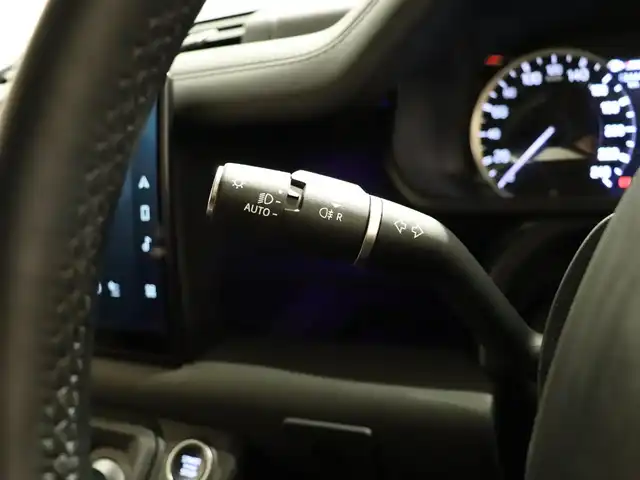 ランドローバー ランドローバー ディフェンダー 110 アーバナイト22 静岡県 2022(令4)年 2.5万km グレー 衝突軽減ブレーキ　/半革　/ＭＥＲＩＤＩＡＮサウンド　/ＡＣＣ　/ＬＥＤ　/ブラックエクステリア　/３６０°カメラ　/ＣａｒＰｌａｙ　/ワイヤレス充電　/純正２２ＡＷ　/パワーシート／ヒーター／エアー