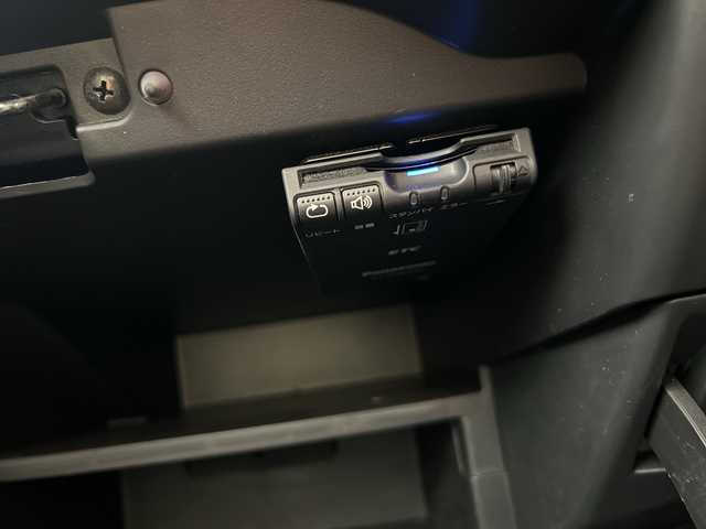 日産 ノート e－パワー メダリスト 福島県 2017(平29)年 2.8万km シャイニングブルー /禁煙車//全周囲モニター//純正ナビ//クリアランスソナー//ＬＥＤライト//ＥＴＣ//インテリジェントルームーミラー//オートライト//フォグライト//ＢＴ//スマートキー//エマージェンシーブレーキ//純正１５インチＡＷ付タイヤ//取扱説明書//保証書//スペアキー有り