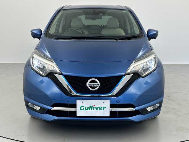 日産 ノート e－パワー メダリスト 福島県 2017(平29)年 2.8万km シャイニングブルー /禁煙車//全周囲モニター//純正ナビ//クリアランスソナー//ＬＥＤライト//ＥＴＣ//インテリジェントルームーミラー//オートライト//フォグライト//ＢＴ//スマートキー//エマージェンシーブレーキ//純正１５インチＡＷ付タイヤ//取扱説明書//保証書//スペアキー有り