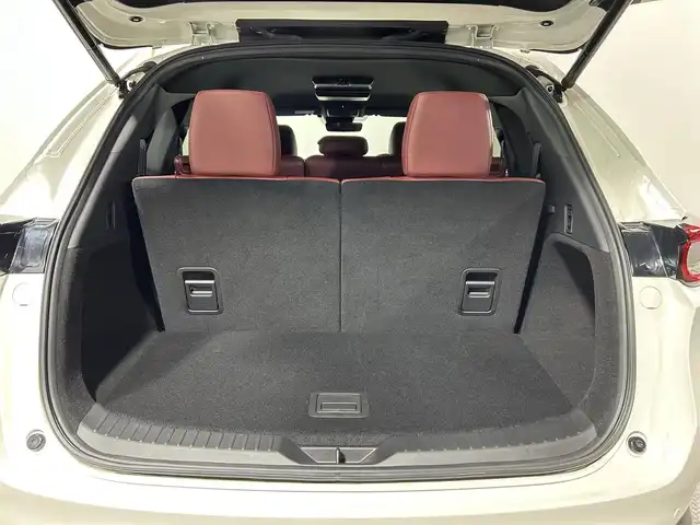 マツダ ＣＸ－８ XD Lパッケージ 大阪府 2022(令4)年 3.3万km スノーフレイクホワイトパールマイカ 赤革シート BOSEサウンド 純正10.25incナビTV 360カメラ フリップダウンモニター パワーシート/ヒーター/エアコン ハンドルヒーター 電動リアゲート ヘッドアップディスプレイ レーダーC 衝突軽減B レーンアシスト