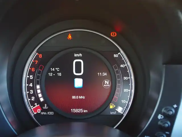アバルト ５９５ ツーリズモ 埼玉県 2019(令1)年 1.3万km ホワイト 純正ディスプレイオーディオ/・Bluetoothオーディオ/FM/AM/赤合皮シート/純正17インチAW/HIDヘッドライト/パドルシフト/コーナーセンサー（後ろのみ）/純正フロアマット/ETC