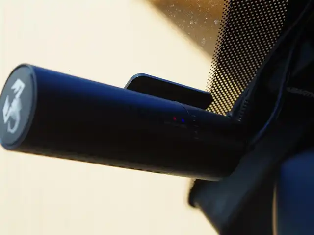 アバルト ５９５ ツーリズモ 埼玉県 2019(令1)年 1.3万km ホワイト 純正ディスプレイオーディオ/・Bluetoothオーディオ/FM/AM/赤合皮シート/純正17インチAW/HIDヘッドライト/パドルシフト/コーナーセンサー（後ろのみ）/純正フロアマット/ETC