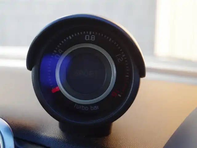 アバルト ５９５ ツーリズモ 埼玉県 2019(令1)年 1.3万km ホワイト 純正ディスプレイオーディオ/・Bluetoothオーディオ/FM/AM/赤合皮シート/純正17インチAW/HIDヘッドライト/パドルシフト/コーナーセンサー（後ろのみ）/純正フロアマット/ETC