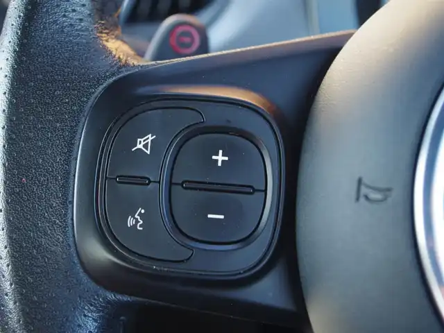 アバルト ５９５ ツーリズモ 埼玉県 2019(令1)年 1.3万km ホワイト 純正ディスプレイオーディオ/・Bluetoothオーディオ/FM/AM/赤合皮シート/純正17インチAW/HIDヘッドライト/パドルシフト/コーナーセンサー（後ろのみ）/純正フロアマット/ETC