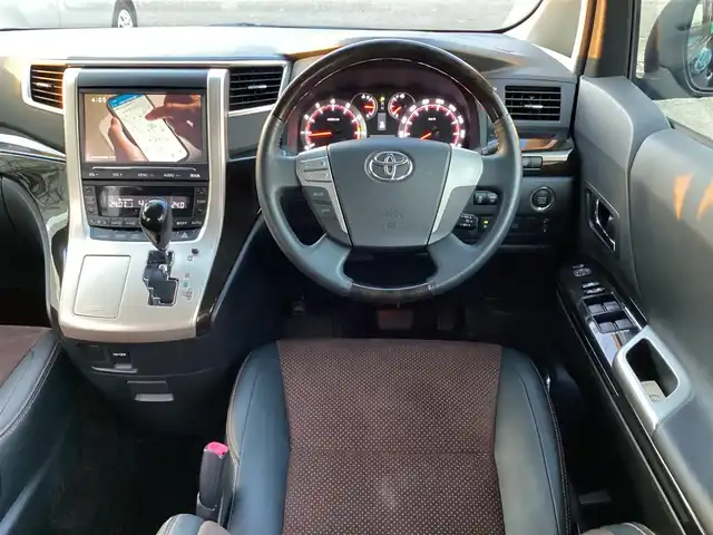 トヨタ アルファード 240S タイプゴールドⅡ 神奈川県 2014(平26)年 10.8万km ブラック 純正9インチSDナビ/ ・フルセグTV/DVD再生/ ・Bluetooth/SD録音/純正11インチフリップダウンモニター/ ・後席用リモコンあり/社外20インチAW/ ・WORKランベックLD1/両側パワースライドドア/パワーバックドア/クリアランスソナー/ハーフレザーシート/クルーズコントロール/キセノン/フォグ/オートライト/バックカメラ/ビルトインETC/ウッドコンビステアリング/ステアリングリモコン/リアオートエアコン/アクセサリーコンセント/ ・AC100V/100W/スマートキーx2/保証書/取扱説明書/点検記録/   27/9・28/11・30/11・R2/11・R3/10