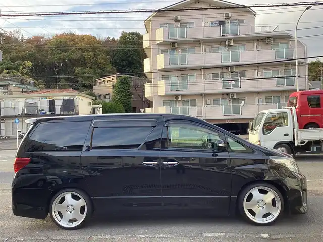 トヨタ アルファード 240S タイプゴールドⅡ 神奈川県 2014(平26)年 10.8万km ブラック 純正9インチSDナビ/ ・フルセグTV/DVD再生/ ・Bluetooth/SD録音/純正11インチフリップダウンモニター/ ・後席用リモコンあり/社外20インチAW/ ・WORKランベックLD1/両側パワースライドドア/パワーバックドア/クリアランスソナー/ハーフレザーシート/クルーズコントロール/キセノン/フォグ/オートライト/バックカメラ/ビルトインETC/ウッドコンビステアリング/ステアリングリモコン/リアオートエアコン/アクセサリーコンセント/ ・AC100V/100W/スマートキーx2/保証書/取扱説明書/点検記録/   27/9・28/11・30/11・R2/11・R3/10