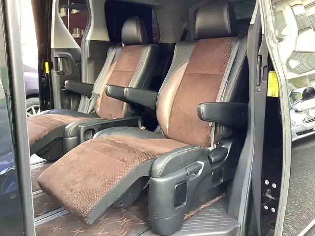 トヨタ アルファード 240S タイプゴールドⅡ 神奈川県 2014(平26)年 10.8万km ブラック 純正9インチSDナビ/ ・フルセグTV/DVD再生/ ・Bluetooth/SD録音/純正11インチフリップダウンモニター/ ・後席用リモコンあり/社外20インチAW/ ・WORKランベックLD1/両側パワースライドドア/パワーバックドア/クリアランスソナー/ハーフレザーシート/クルーズコントロール/キセノン/フォグ/オートライト/バックカメラ/ビルトインETC/ウッドコンビステアリング/ステアリングリモコン/リアオートエアコン/アクセサリーコンセント/ ・AC100V/100W/スマートキーx2/保証書/取扱説明書/点検記録/   27/9・28/11・30/11・R2/11・R3/10