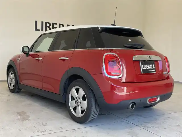 ＭＩＮＩ ＢＭＷ ミニ クーパー 岐阜県 2017(平29)年 7.8万km 赤Ⅱ 純正ナビ/バックカメラ/LEDヘッドライト/オートワイパー/ディスプレイリング/スマートキー