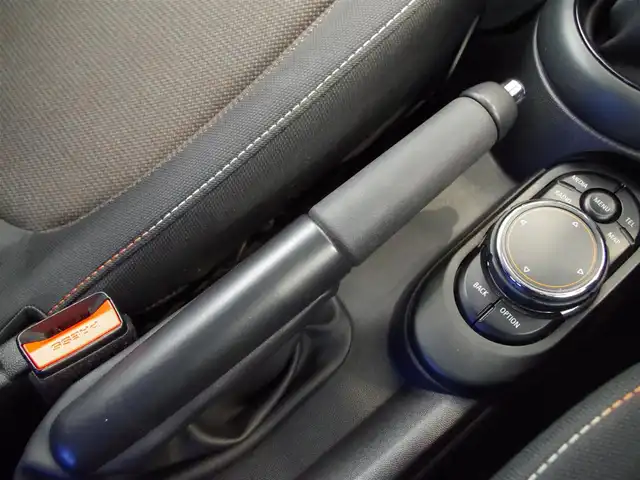 ＭＩＮＩ ＢＭＷ ミニ クーパー 岐阜県 2017(平29)年 7.8万km 赤Ⅱ 純正ナビ/バックカメラ/LEDヘッドライト/オートワイパー/ディスプレイリング/スマートキー