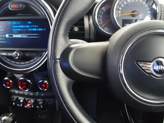 ＭＩＮＩ ＢＭＷ ミニ クーパー 岐阜県 2017(平29)年 7.8万km 赤Ⅱ 純正ナビ/バックカメラ/LEDヘッドライト/オートワイパー/ディスプレイリング/スマートキー