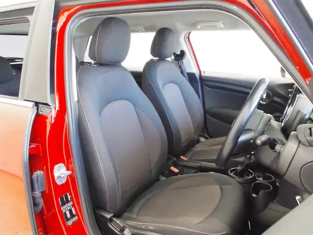 ＭＩＮＩ ＢＭＷ ミニ クーパー 岐阜県 2017(平29)年 7.8万km 赤Ⅱ 純正ナビ/バックカメラ/LEDヘッドライト/オートワイパー/ディスプレイリング/スマートキー